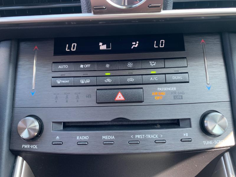 Lexus IS 300 RWD 2020