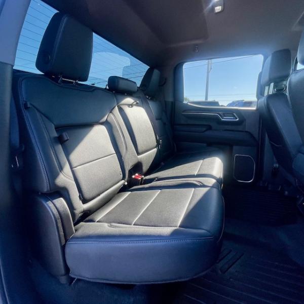 GMC Sierra 1500 SLT Crew Cab 4WD 2023 GMC Sierra 1500 SLT Crew Cab 4WD 2023