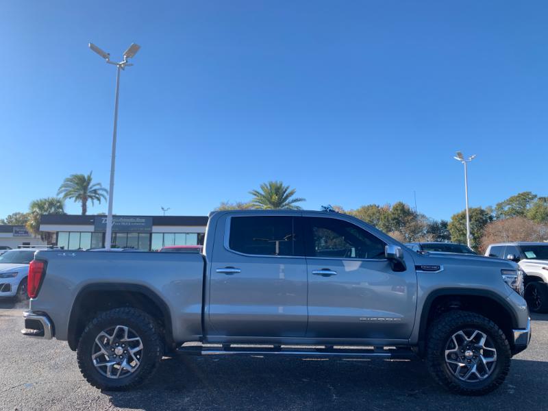 GMC Sierra 1500 SLT Crew Cab 4WD 2023