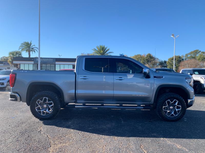 GMC Sierra 1500 SLT Crew Cab 4WD 2023