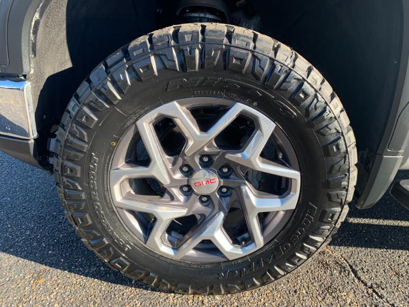 GMC Sierra 1500 SLT Crew Cab 4WD 2023