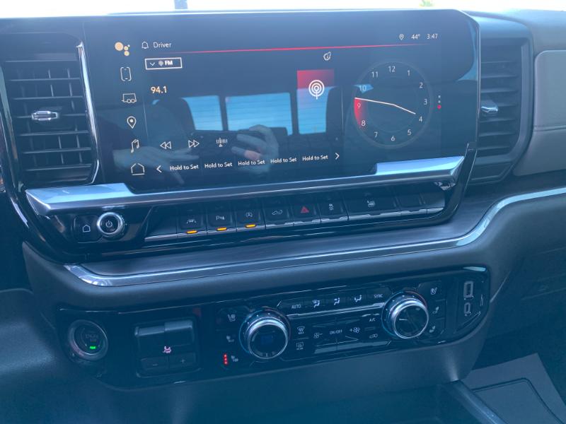 GMC Sierra 1500 SLT Crew Cab 4WD 2023