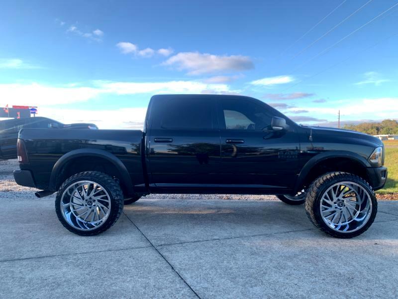 RAM 1500 Classic Tradesman Crew Cab SWB 2WD 2022