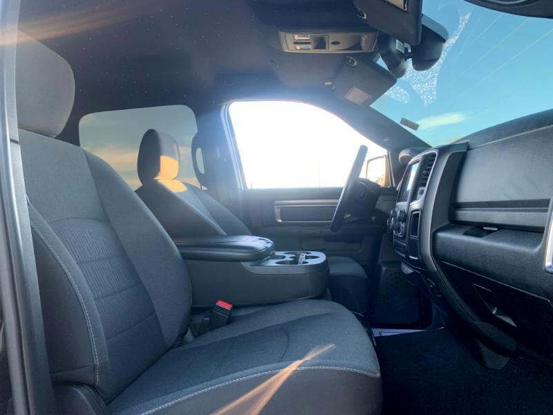 RAM 1500 Classic Tradesman Crew Cab SWB 2WD 2022