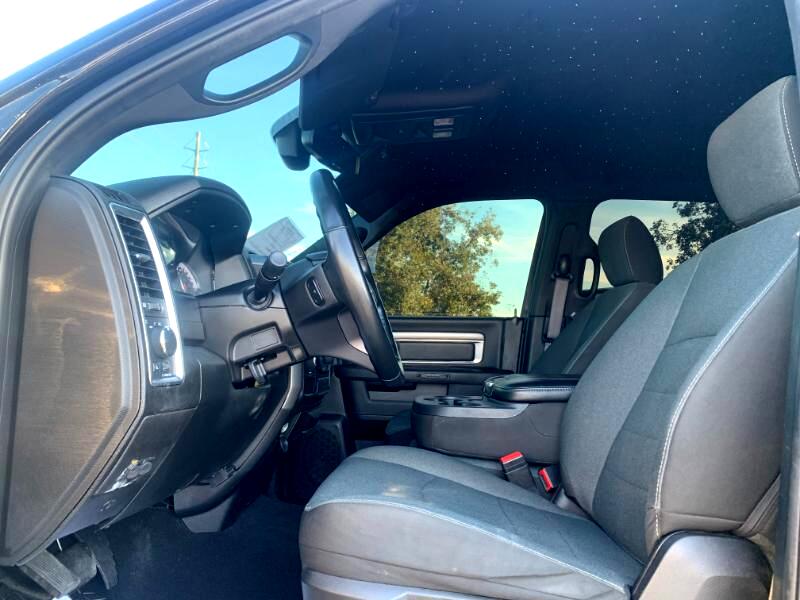 RAM 1500 Classic Tradesman Crew Cab SWB 2WD 2022