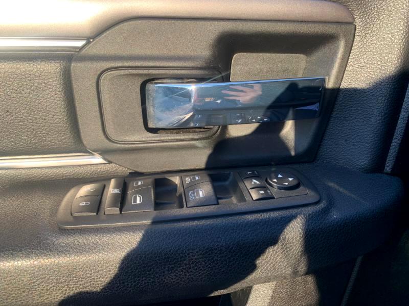 RAM 1500 Classic Tradesman Crew Cab SWB 2WD 2022