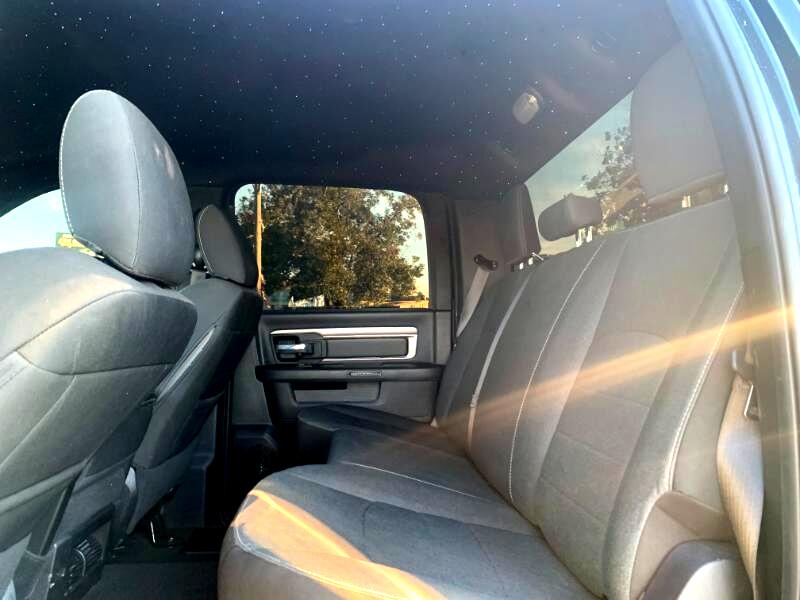 RAM 1500 Classic Tradesman Crew Cab SWB 2WD 2022