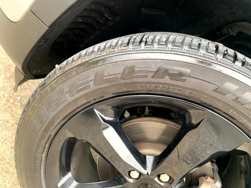 Jeep Grand Cherokee Laredo 4WD 2024