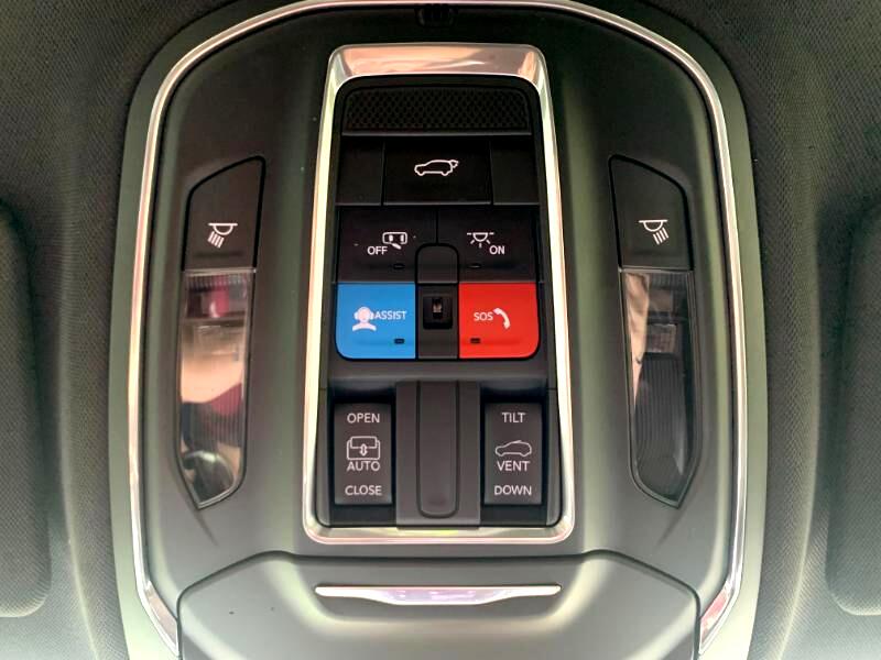 Jeep Grand Cherokee Laredo 4WD 2024