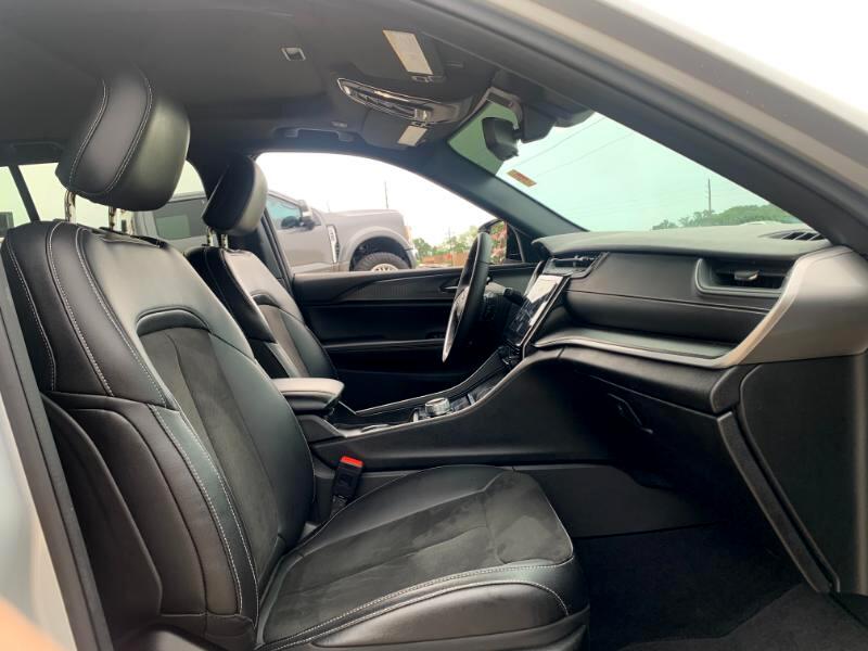 Jeep Grand Cherokee Laredo 4WD 2024