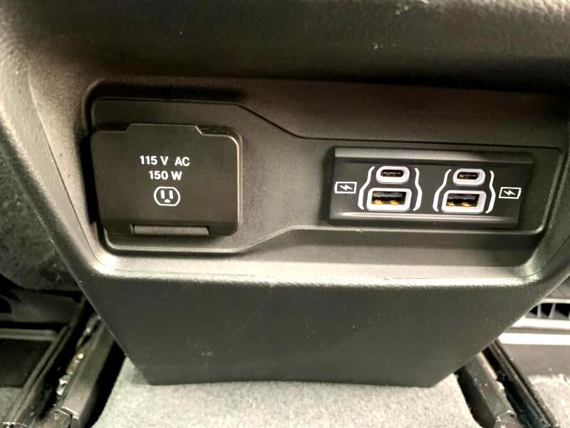 Jeep Grand Cherokee Laredo 4WD 2024