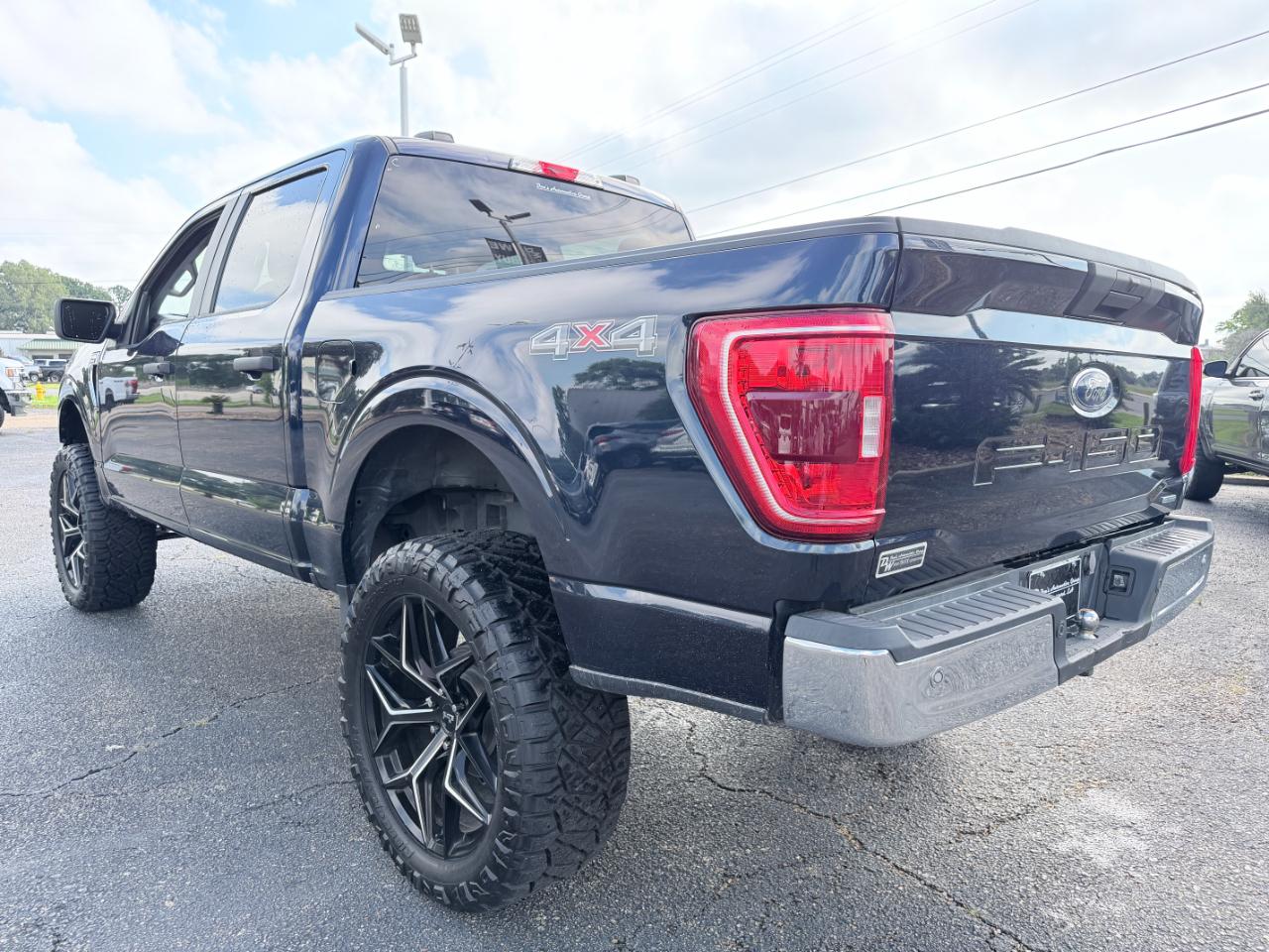 Ford F-150 XLT 4WD SuperCrew 5.5' Box 2023
