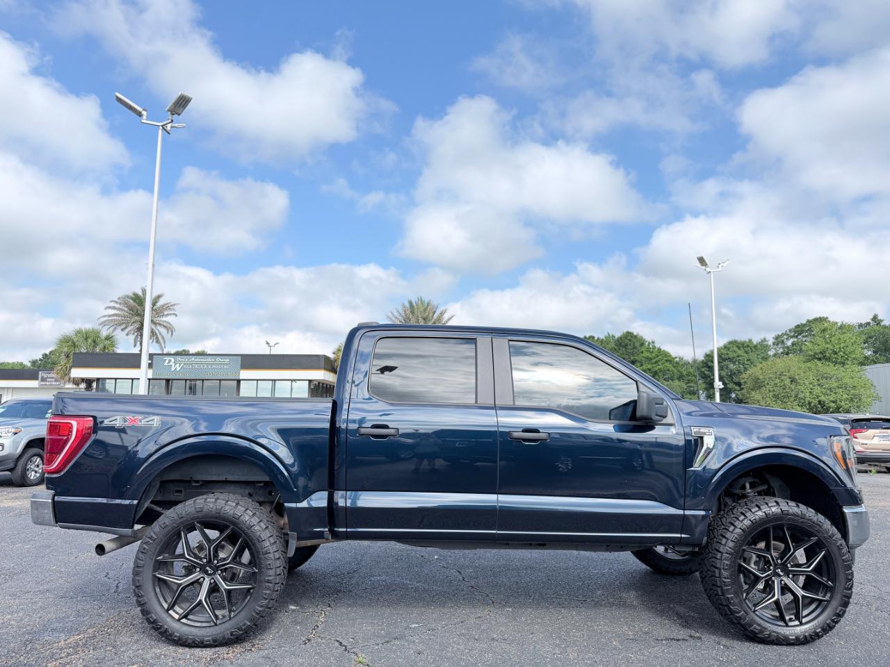 Ford F-150 XLT 4WD SuperCrew 5.5' Box 2023