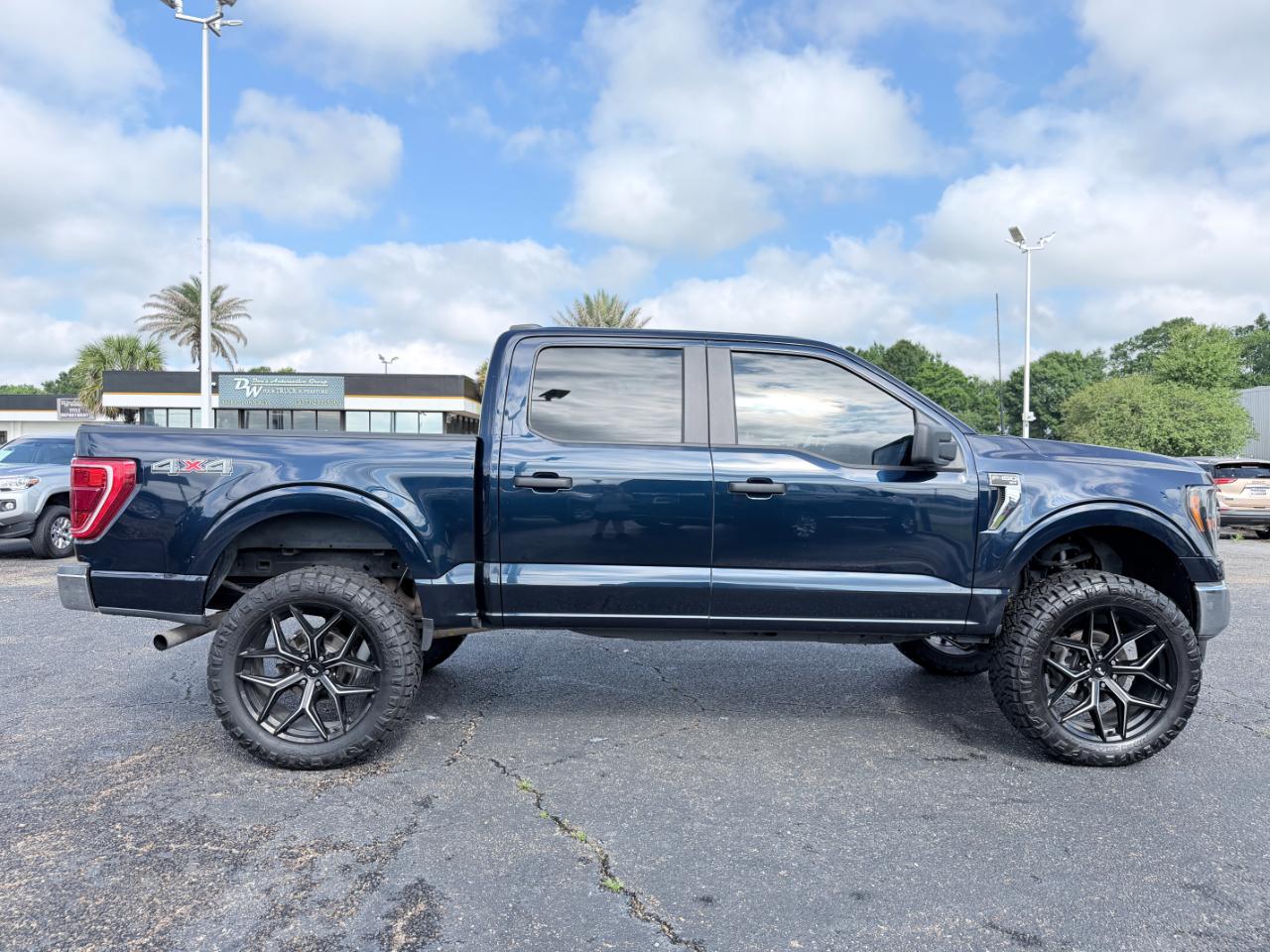 Ford F-150 XLT 4WD SuperCrew 5.5' Box 2023