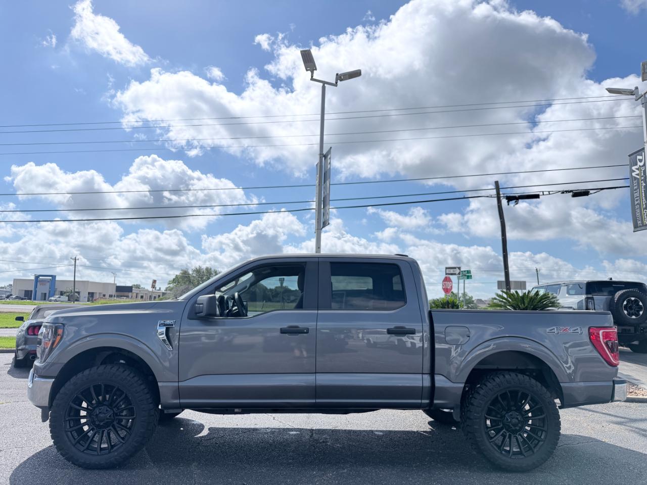 Ford F-150 XLT 4WD SuperCrew 5.5' Box 2023