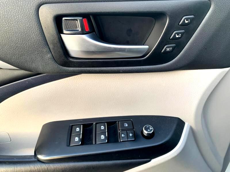 Toyota Highlander Limited FWD V6 2019