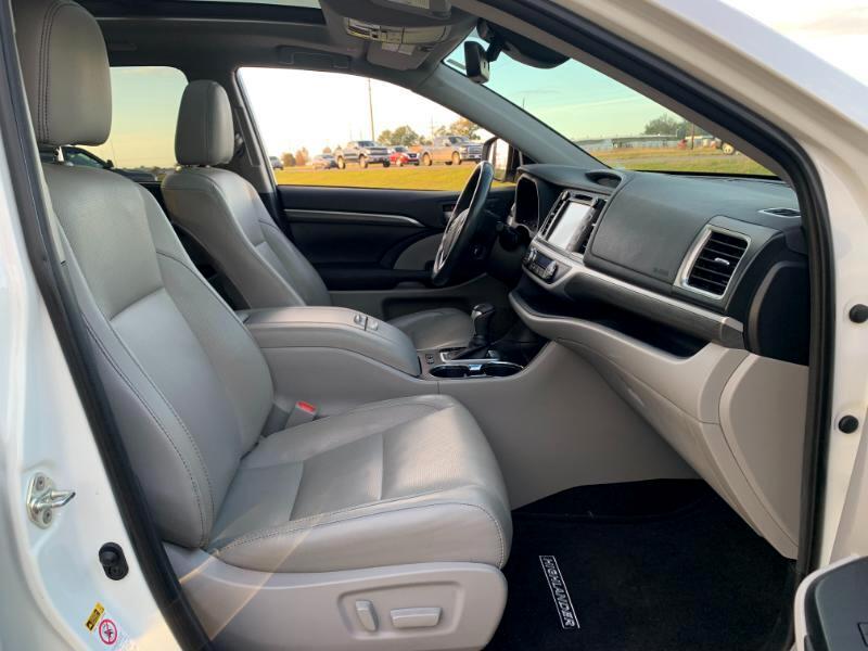Toyota Highlander Limited FWD V6 2019
