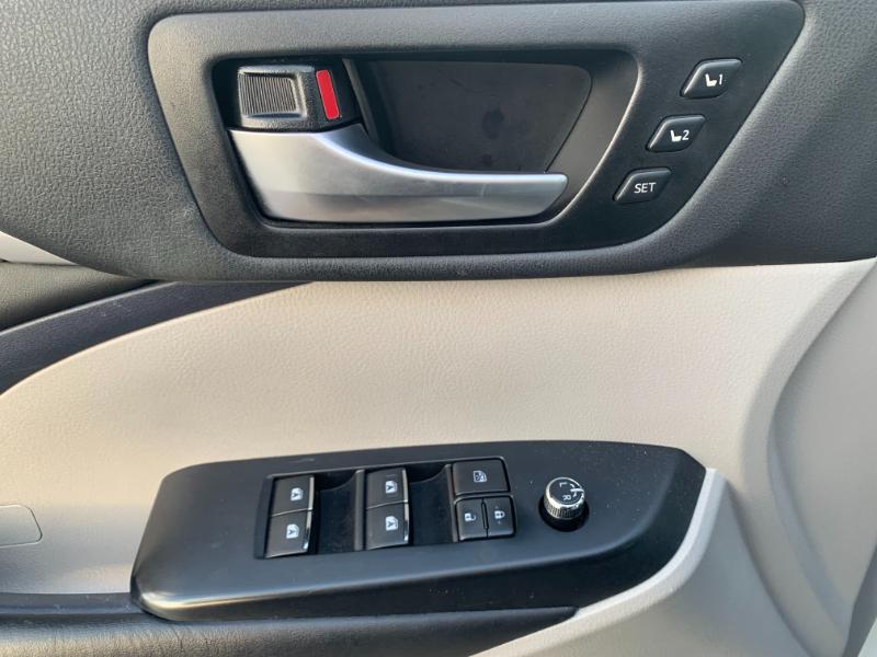 Toyota Highlander Limited FWD V6 2019