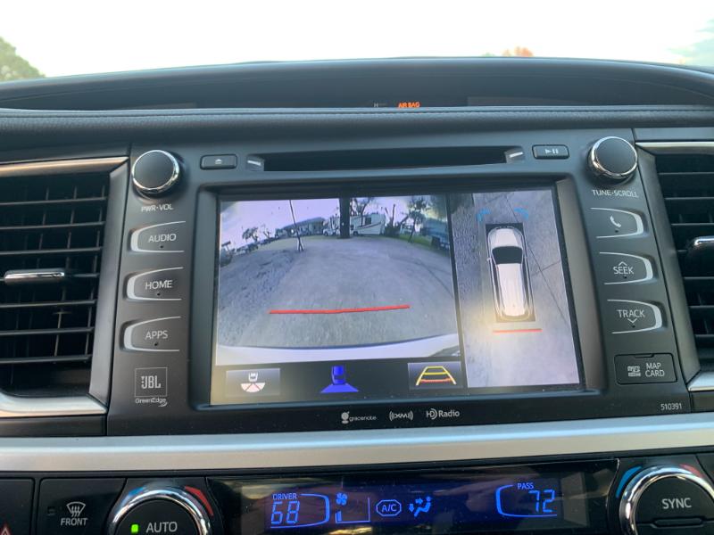 Toyota Highlander Limited FWD V6 2019