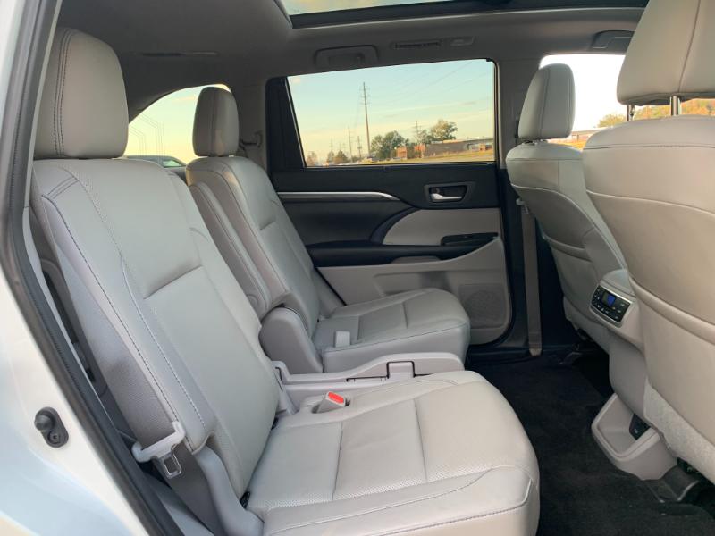 Toyota Highlander Limited FWD V6 2019