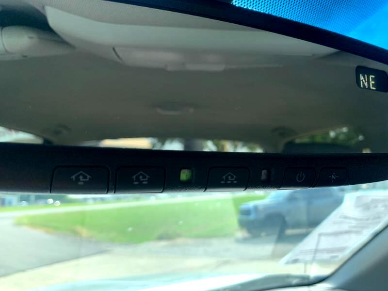 Toyota Tundra SR5 5.7L V8 FFV CrewMax 2WD 2017