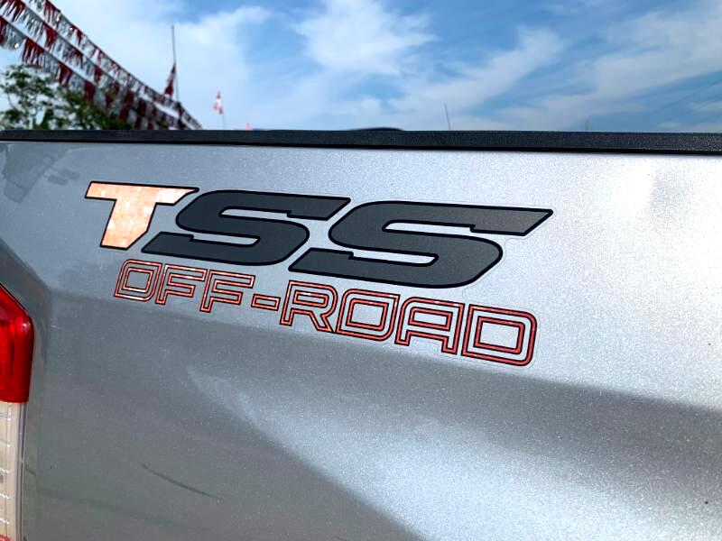 Toyota Tundra SR5 5.7L V8 FFV CrewMax 2WD 2017