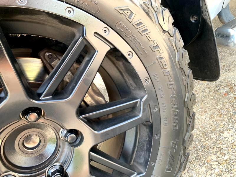 Toyota Tundra SR5 5.7L V8 FFV CrewMax 2WD 2017