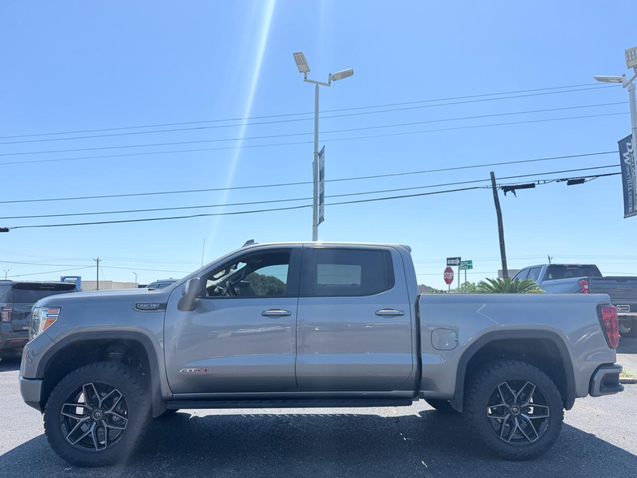 GMC Sierra 1500 4WD Crew Cab 147" AT4 2021