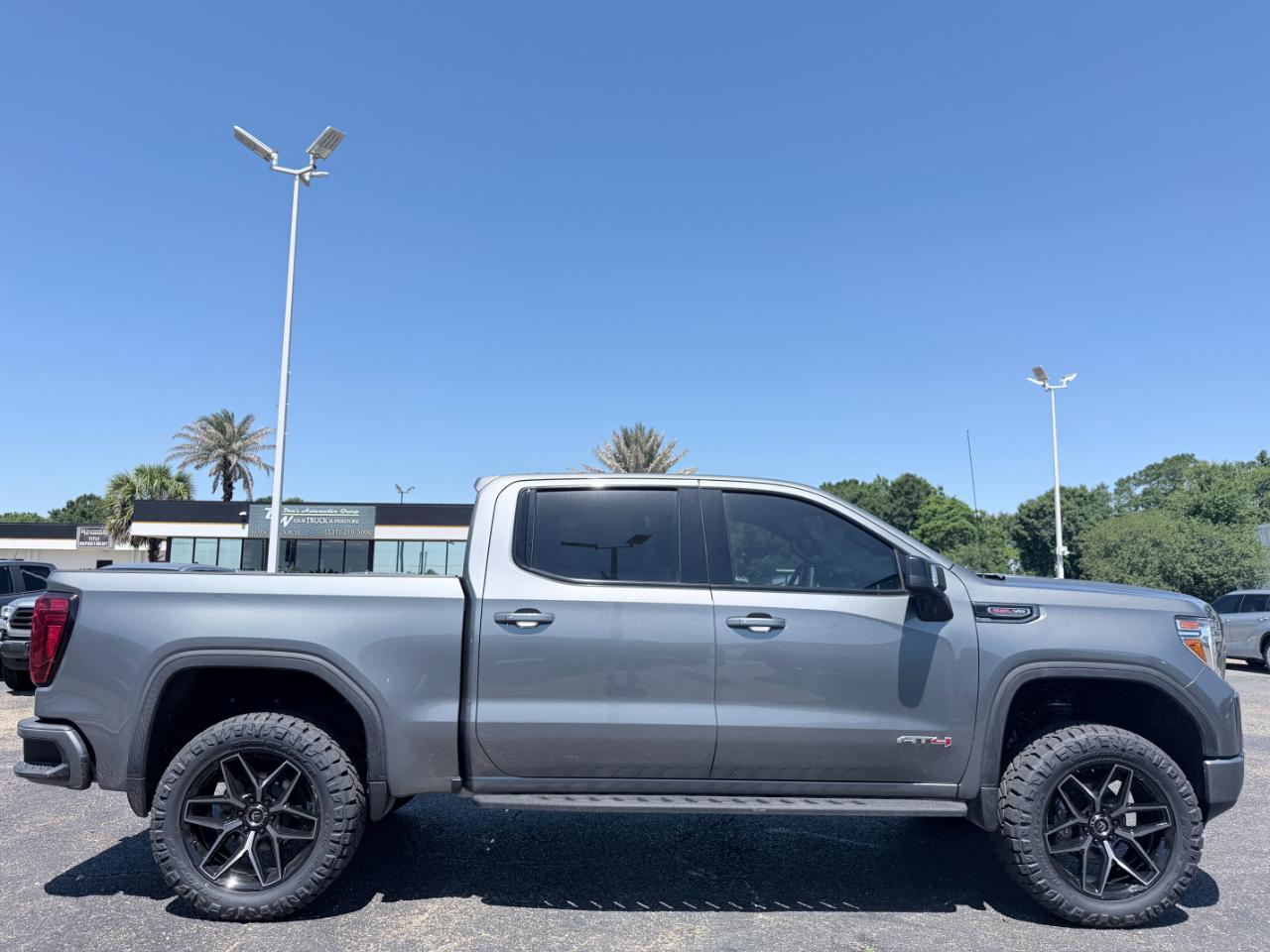 GMC Sierra 1500 4WD Crew Cab 147" AT4 2021