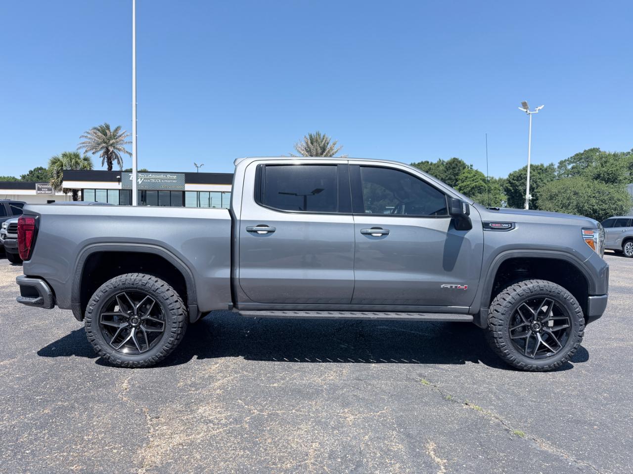 GMC Sierra 1500 4WD Crew Cab 147" AT4 2021