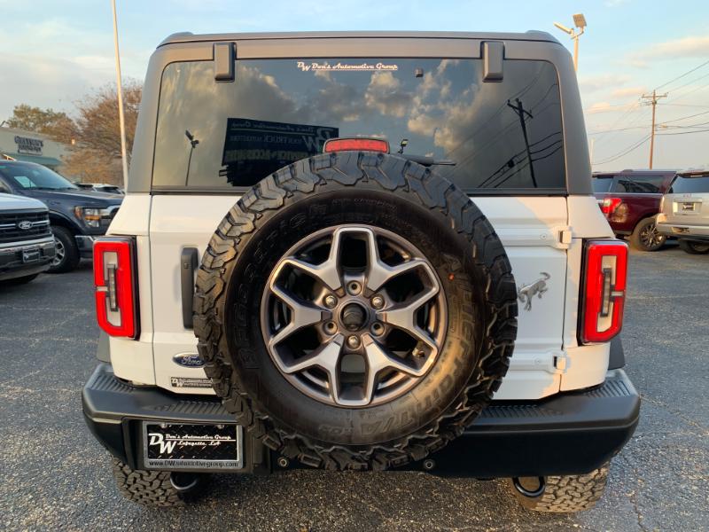 Ford Bronco Base 2-Door w/Advanced 2023