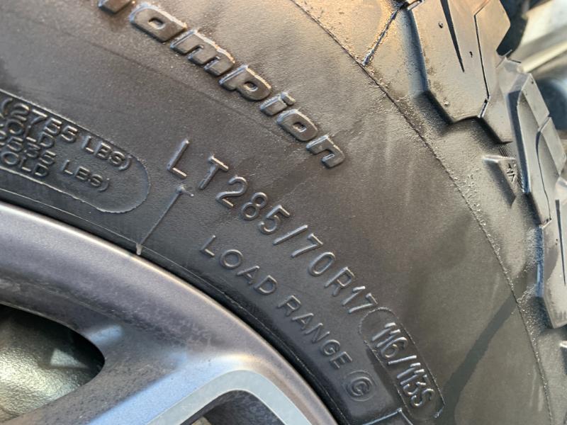 Ford Bronco Base 2-Door w/Advanced 2023