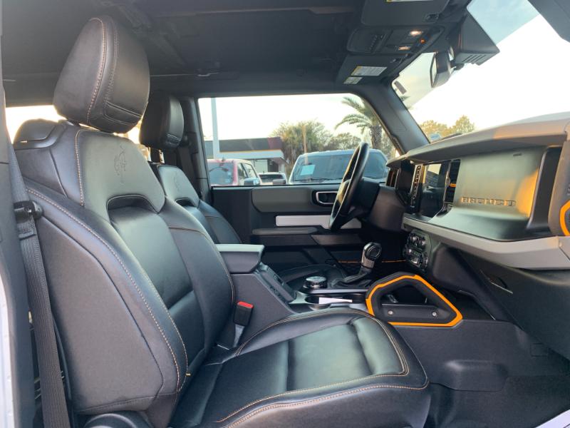 Ford Bronco Base 2-Door w/Advanced 2023