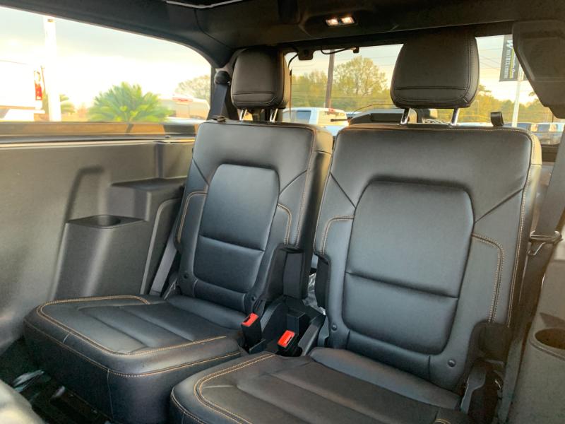 Ford Bronco Base 2-Door w/Advanced 2023