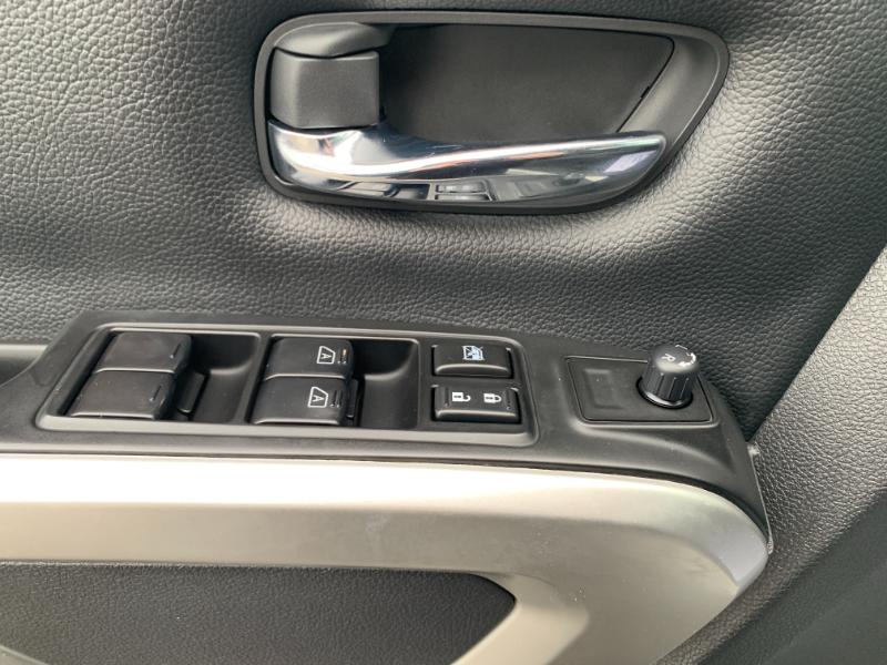 Nissan Titan S Crew Cab 2WD 2023