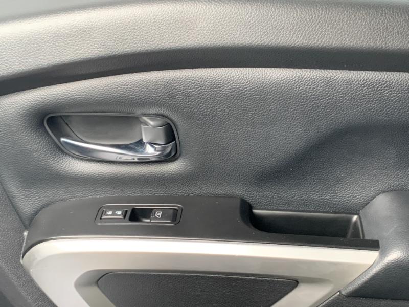 Nissan Titan S Crew Cab 2WD 2023