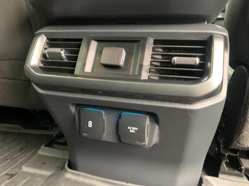 Ford F-150 Lariat SuperCrew 4WD 2023