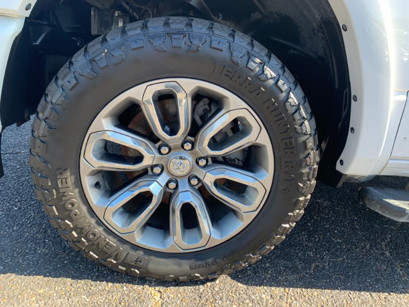 RAM 1500 Laramie Crew Cab 4WD 2020