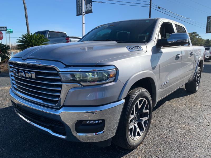 RAM 1500 Laramie Crew Cab SWB 4WD 2025