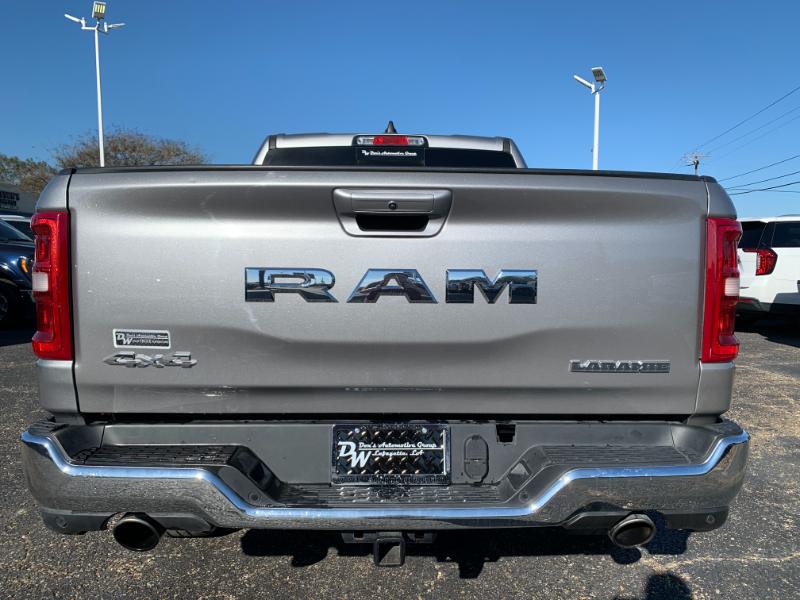 RAM 1500 Laramie Crew Cab SWB 4WD 2025