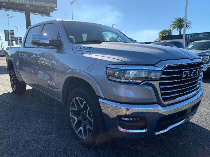 RAM 1500 Laramie Crew Cab SWB 4WD 2025