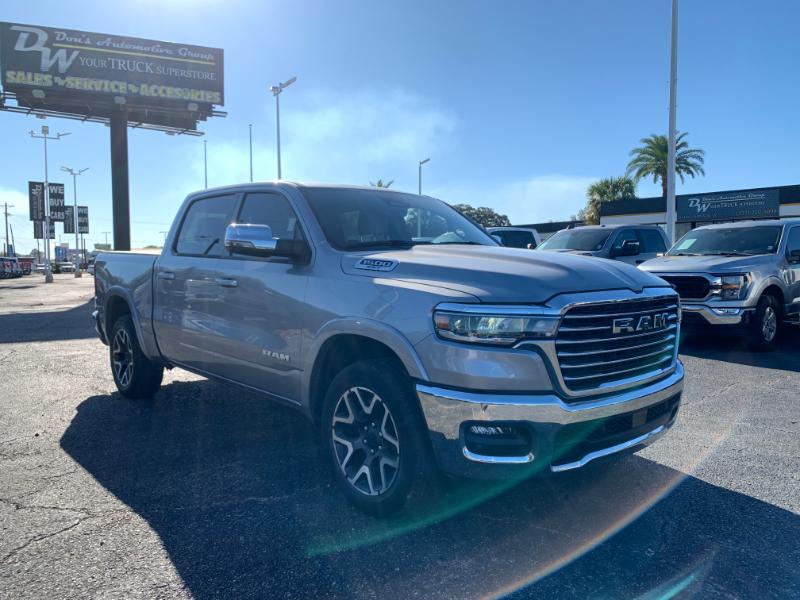 RAM 1500 Laramie Crew Cab SWB 4WD 2025