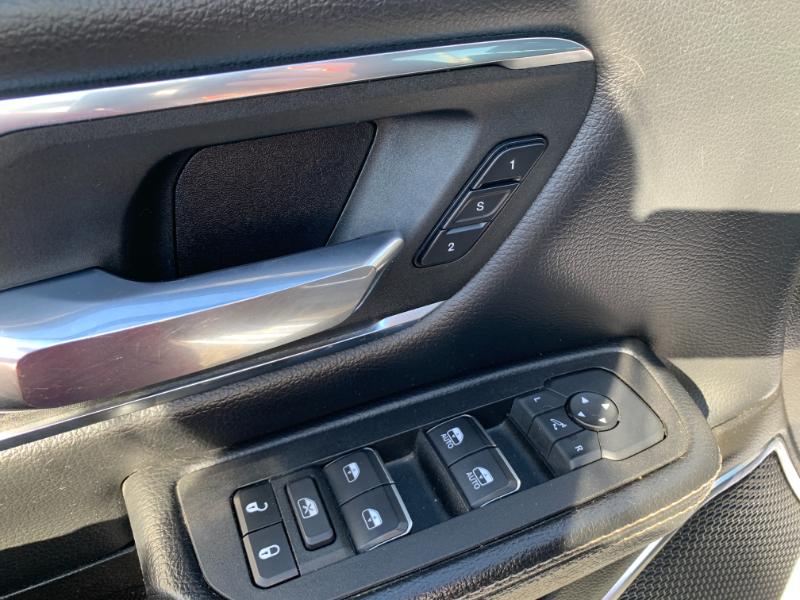 RAM 1500 Laramie Crew Cab SWB 4WD 2025