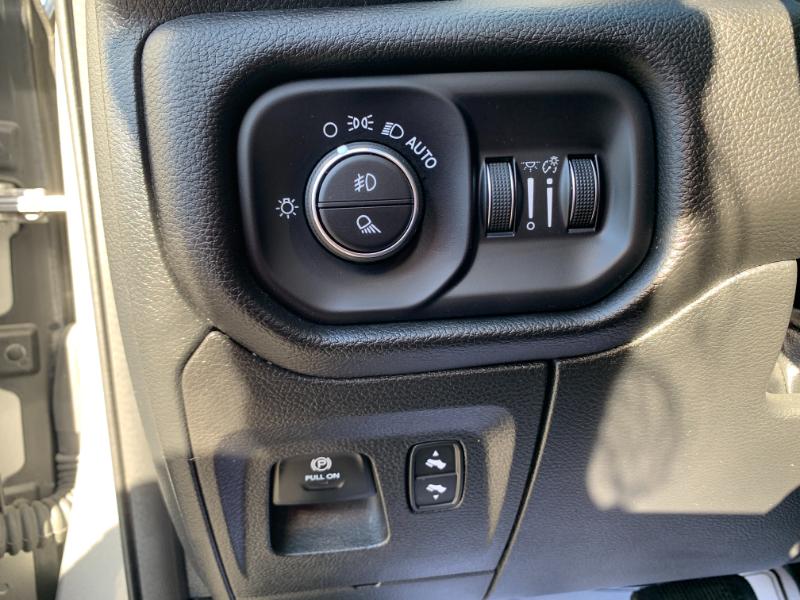 RAM 1500 Laramie Crew Cab SWB 4WD 2025