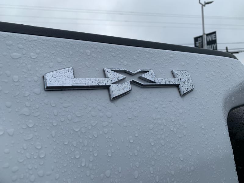 GMC Sierra 2500HD Pro Crew Cab 4WD SB 2023