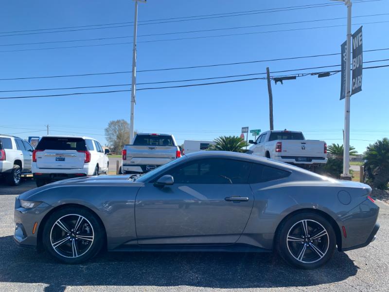 Ford Mustang EcoBoost Coupe 2024