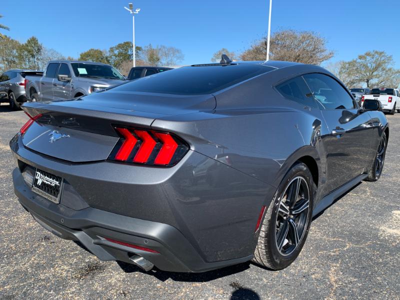 Ford Mustang EcoBoost Coupe 2024