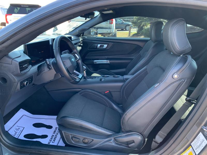 Ford Mustang EcoBoost Coupe 2024