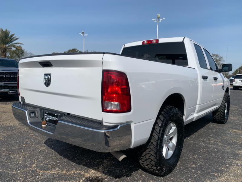 RAM 1500 SLT Quad Cab 4WD 2024