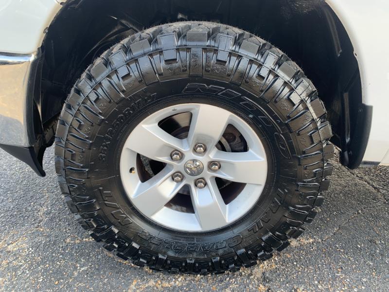 RAM 1500 SLT Quad Cab 4WD 2024